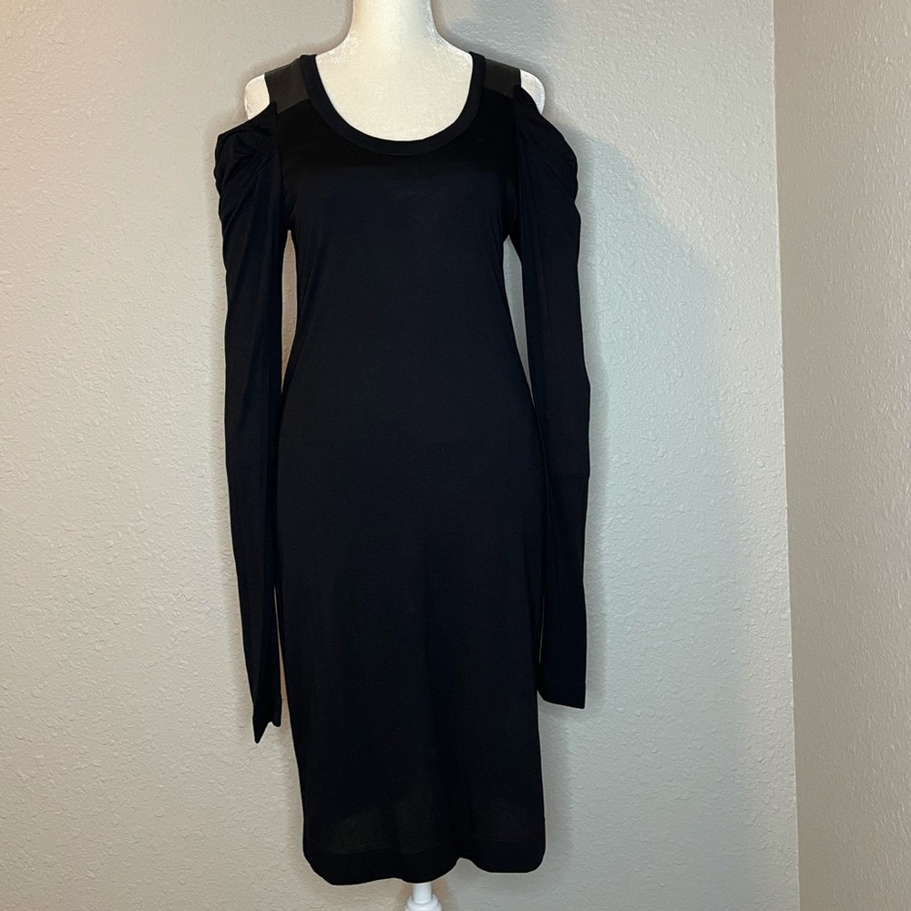 Poleci Black Dress